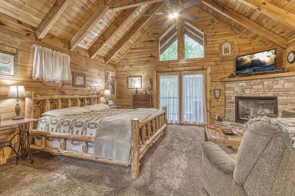 Mountain Eden, Hot Tub, Resort Pool, Wifi, 1089 Free Tickets Each Paid Day, Dollywood And More Gatlinburg Bagian luar foto
