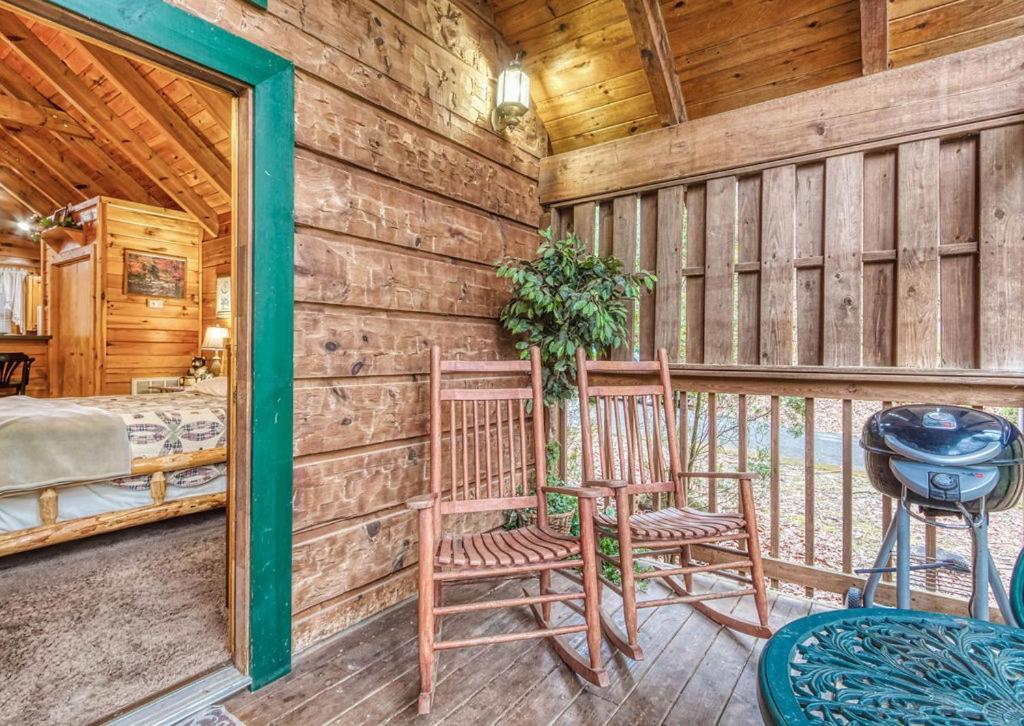 Mountain Eden, Hot Tub, Resort Pool, Wifi, 1089 Free Tickets Each Paid Day, Dollywood And More Gatlinburg Bagian luar foto
